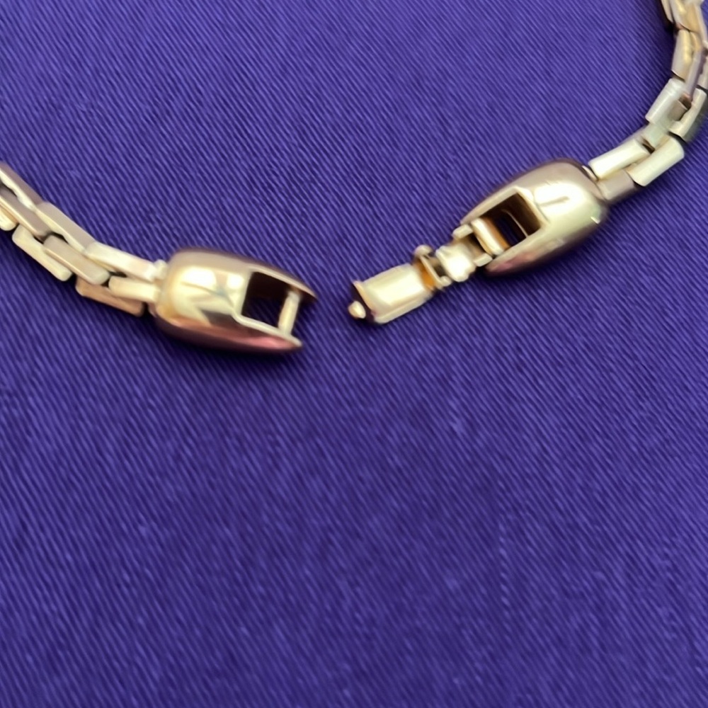 Women’s Vintage Givenchy Paris/NewYork 1980 Boston Chain Link Necklace - Picture 5 of 5